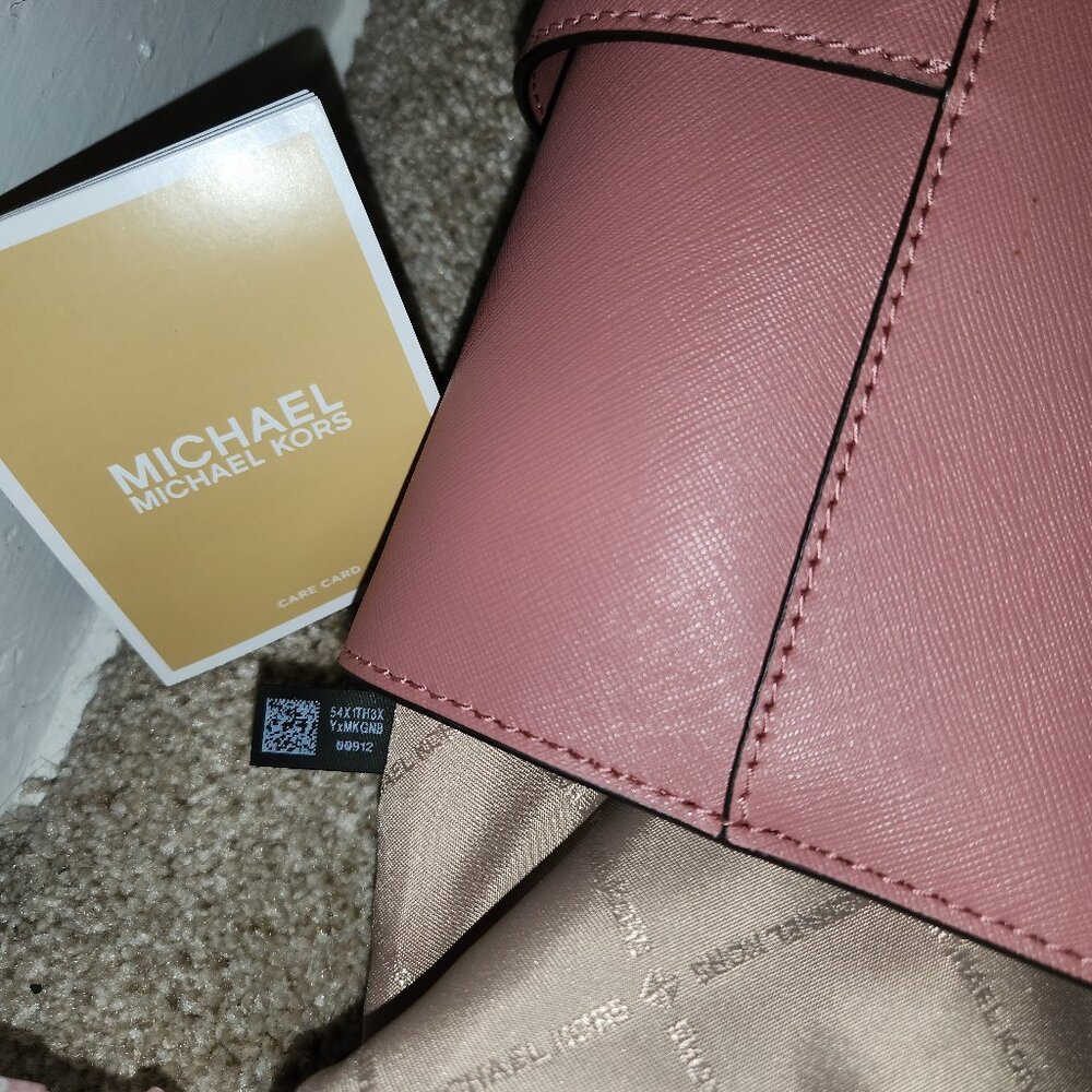 NWT Gilly Tote Michael Kors Leather Travel Shoulder Purse - Picture 11 of 15